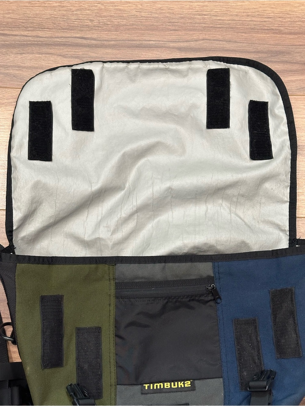 Timbuk2 Messenger Bag in Green/Gray/Blue Size Medium - Picture 6 of 11